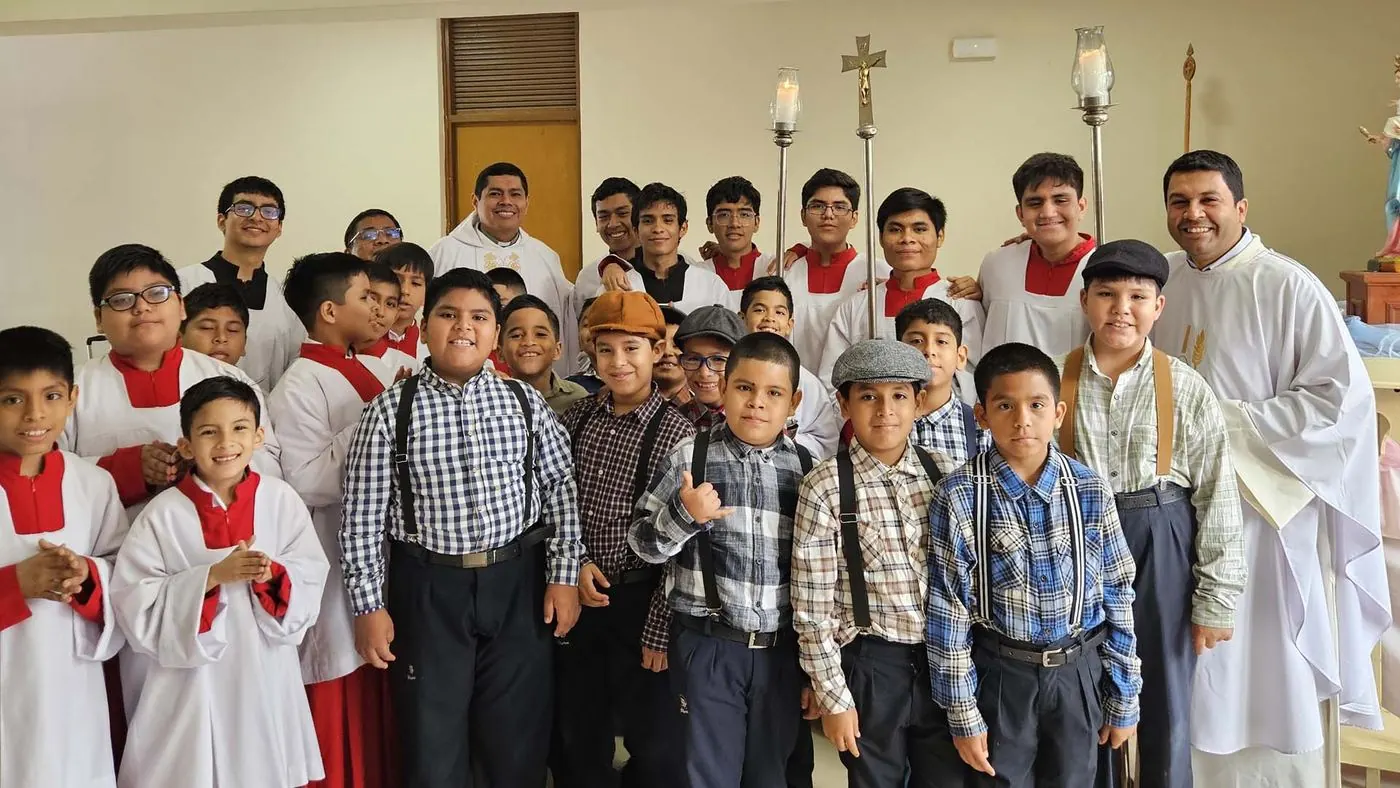 Acólitos y monaguillos — actividad de Don Bosco – Piura